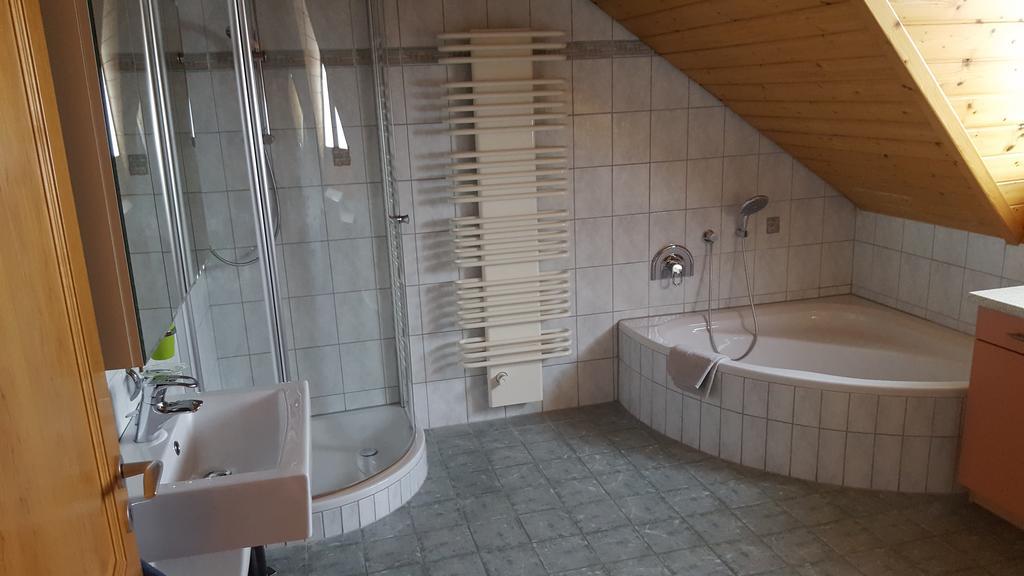 Ferienhaus Schwoerer Rheinhausen Esterno foto